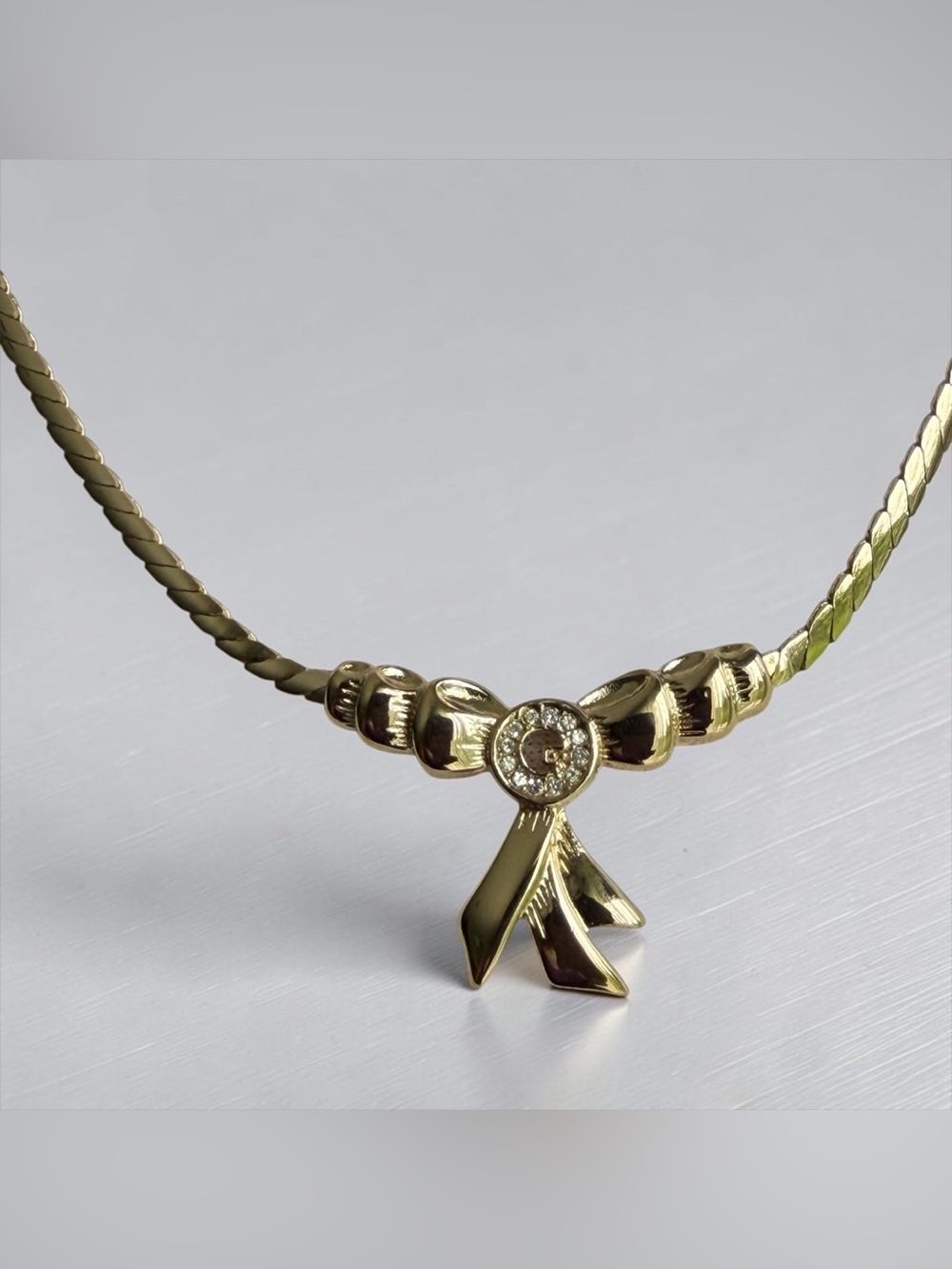 Givenchy Vintage Gold-Plated Ribbon Pendant Necklace - Picture 3 of 8